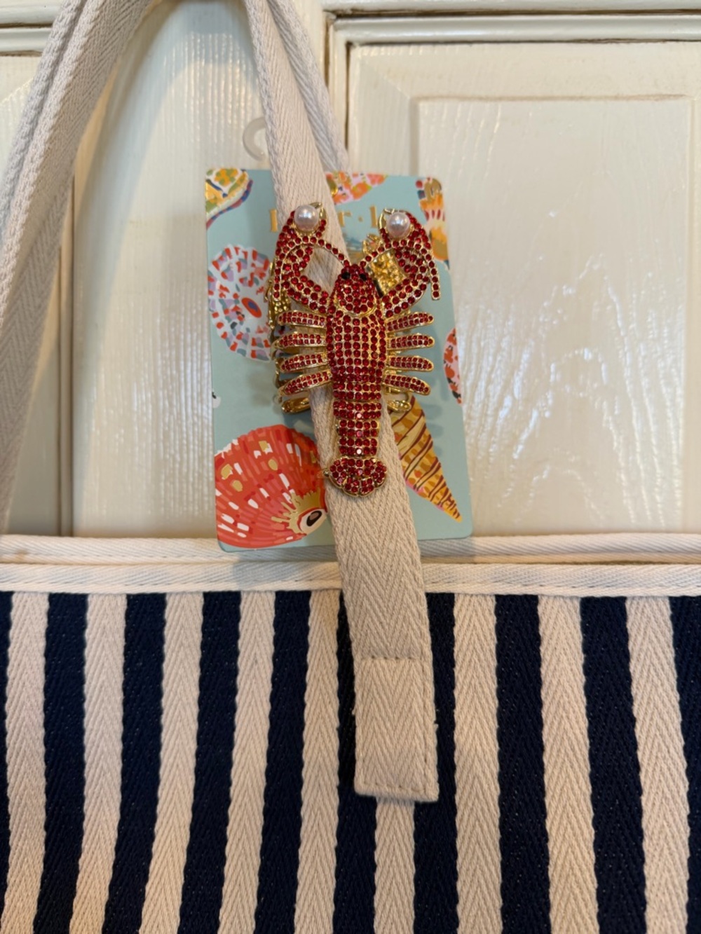 Lg Striped Navy/Off White Tote w/lobster accent pouch & lobster Hair clip - Picture 3 of 6